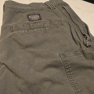 Columbia Men's Cargo Pants in Gray